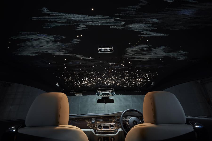 Интерьер Rolls-Royce Wraith Eagle VIII 2019 года  (фото 9 из 10)